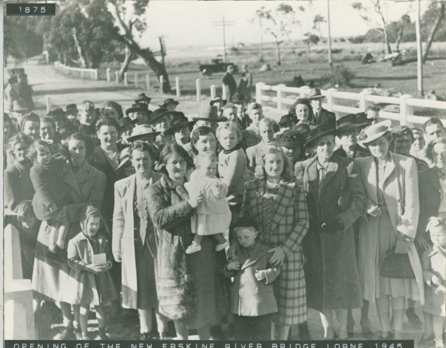 1946
