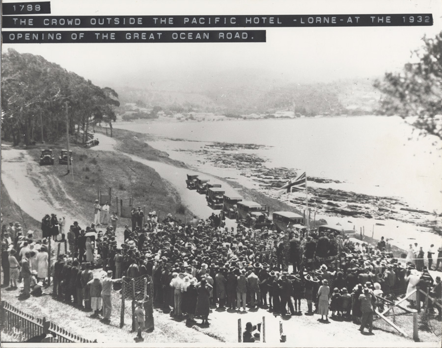 1932