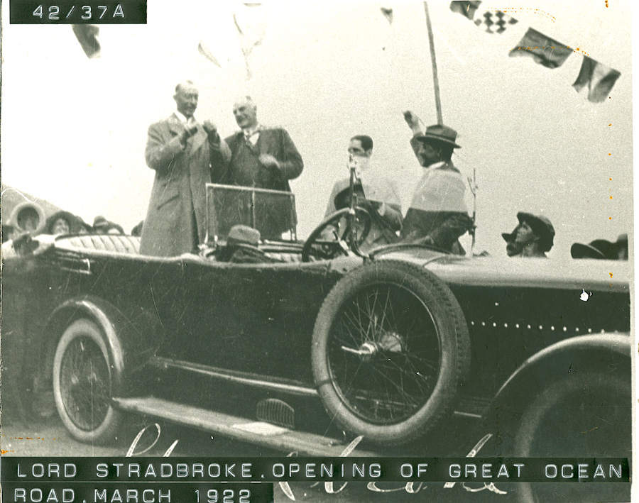 1922