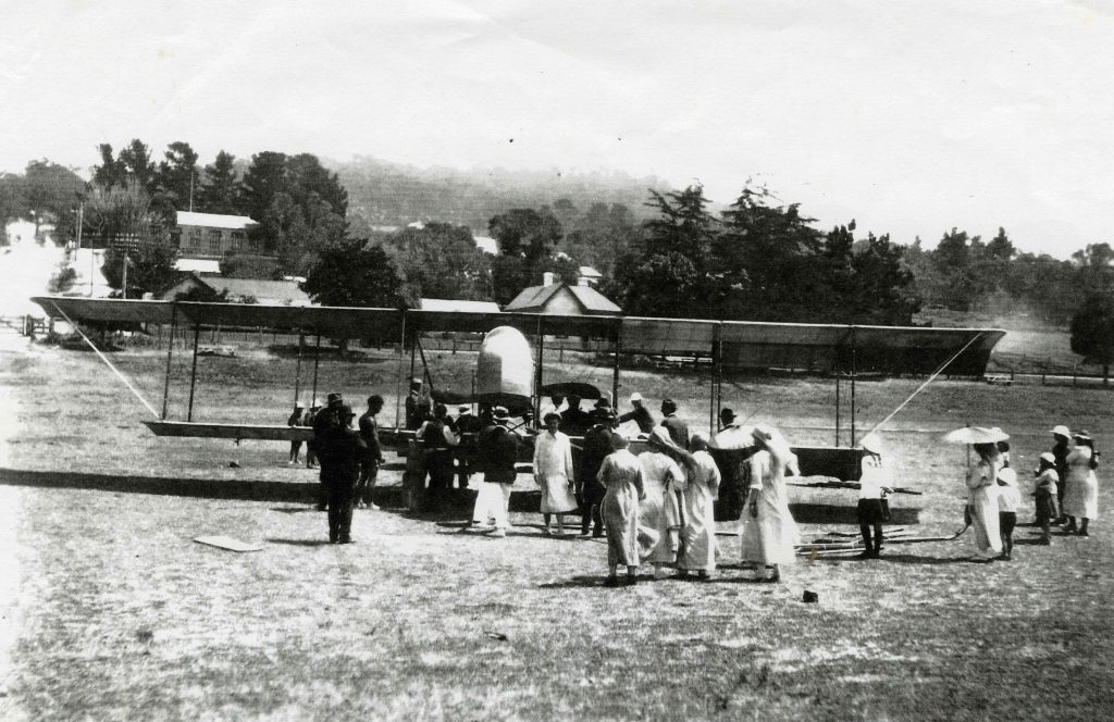 Bi-plane lands on Lorne Foreshore